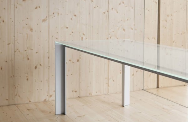 Detalle pata mesa aluminio